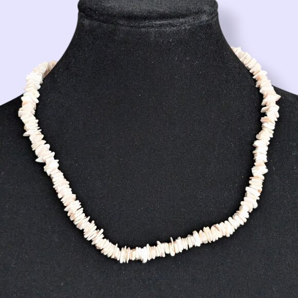 (2/$20) Vintage Beaded Shell Necklace - Picture 1 of 5
